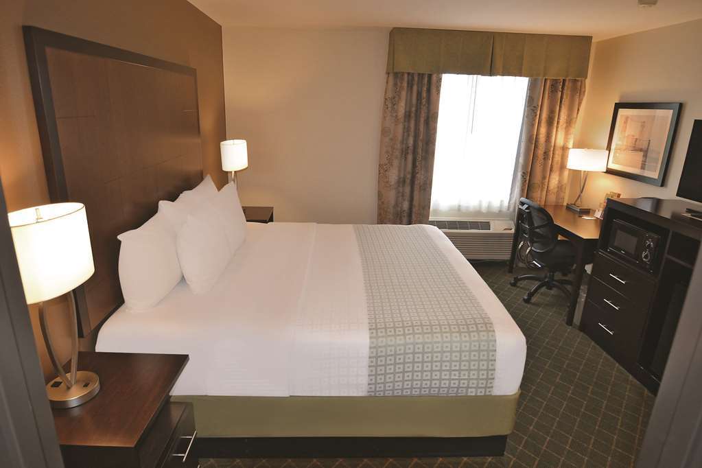Hotel La Quinta By Wyndham Airport 3*