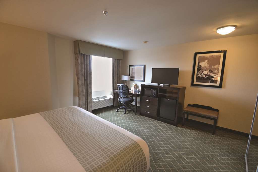 Hotel La Quinta By Wyndham Airport 3*