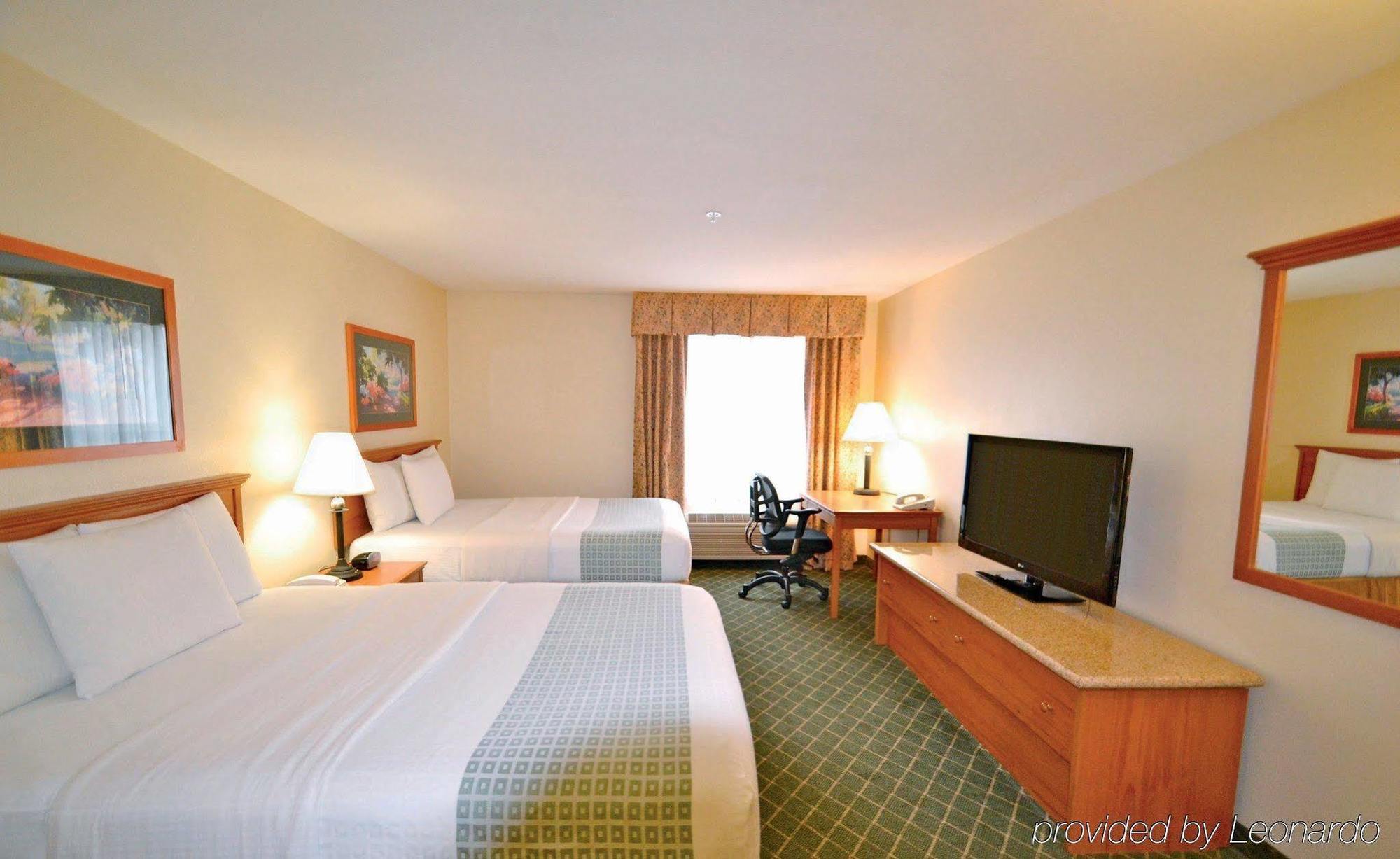 La Quinta By Wyndham Airport Hotel